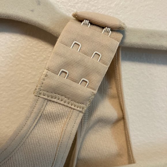 Annette Seamless Bra Size M-L Color Beige Non-Wire Canelle Style Razorback NWT - Picture 4 of 8